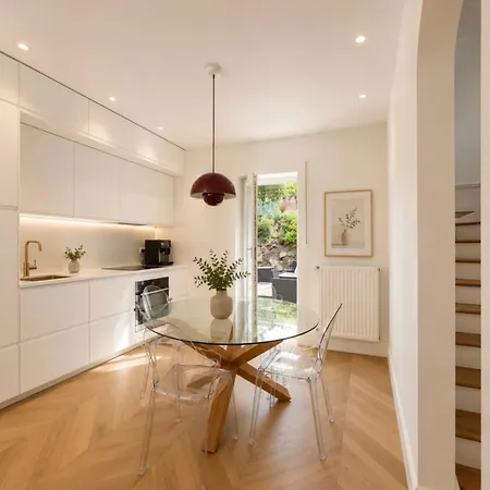 Accommodatie bij particulieren Private In A House With Garden In